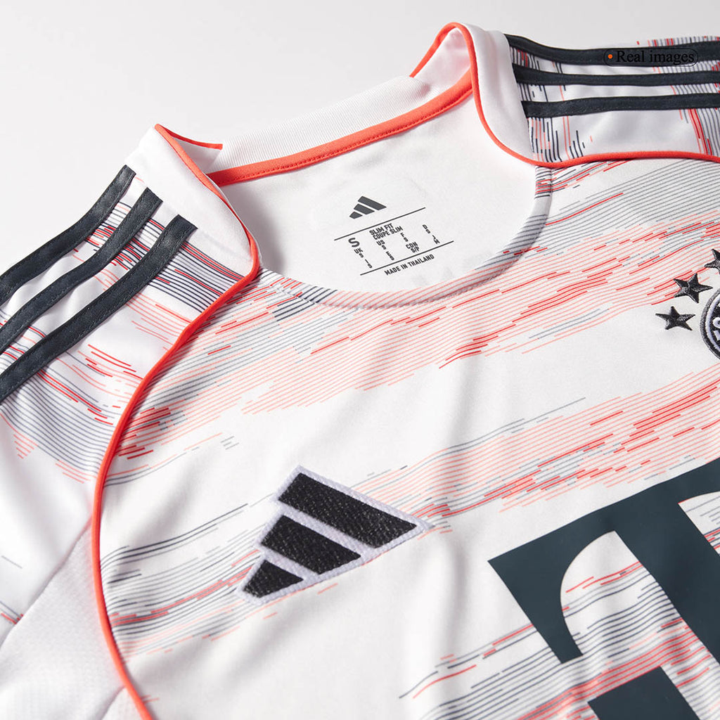 Bayern München Herren Auswärtstrikot Fan Version 3-teilig 2025/26