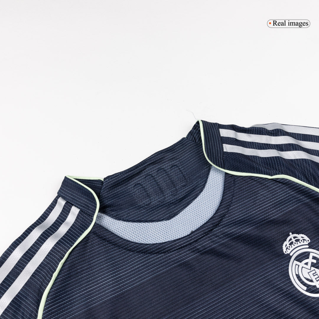 Real Madrid Auswärtstrikot Langarm 2025/26 Spieler-Version
