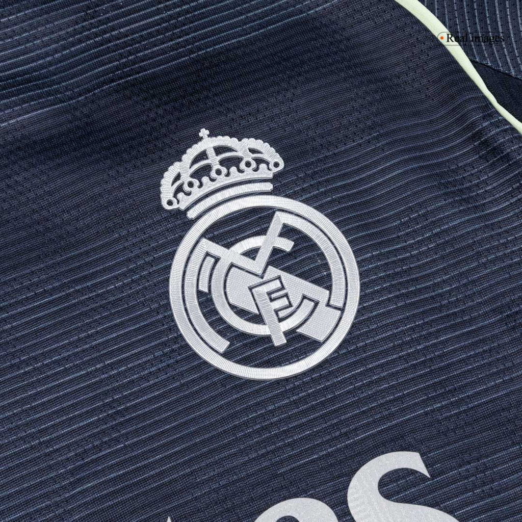 Real Madrid Auswärtstrikot Langarm 2025/26 Spieler-Version