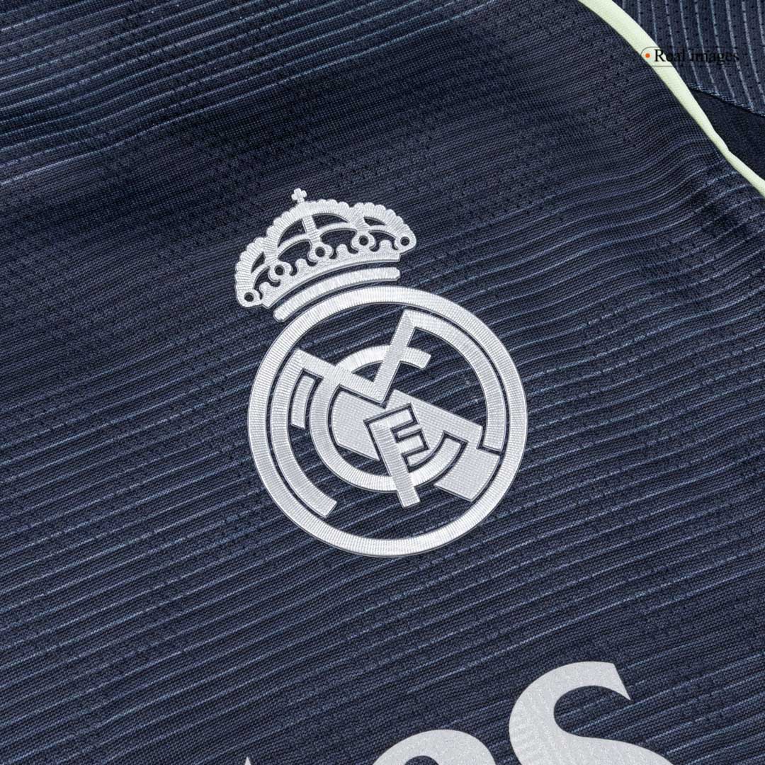 Real Madrid Auswärtstrikot Langarm 2025/26 Spieler-Version