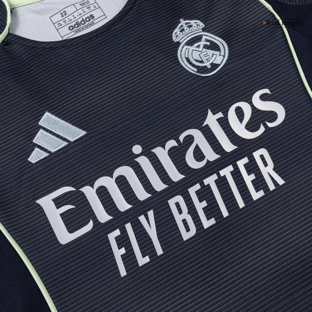 Real Madrid Kinder Auswärtstrikot 2-teilig Set 2025/26