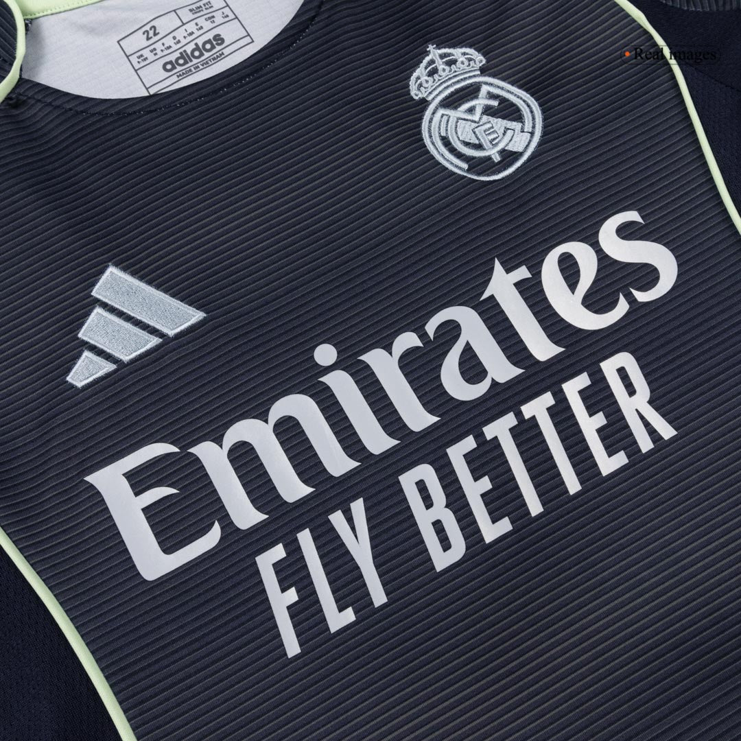 Real Madrid Kinder Auswärtstrikot 2-teilig Set 2025/26