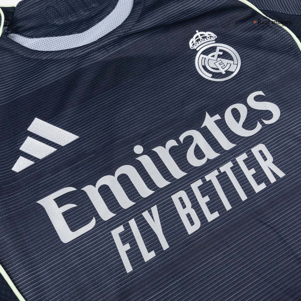 Real Madrid Auswärtstrikot Langarm 2025/26 Spieler-Version
