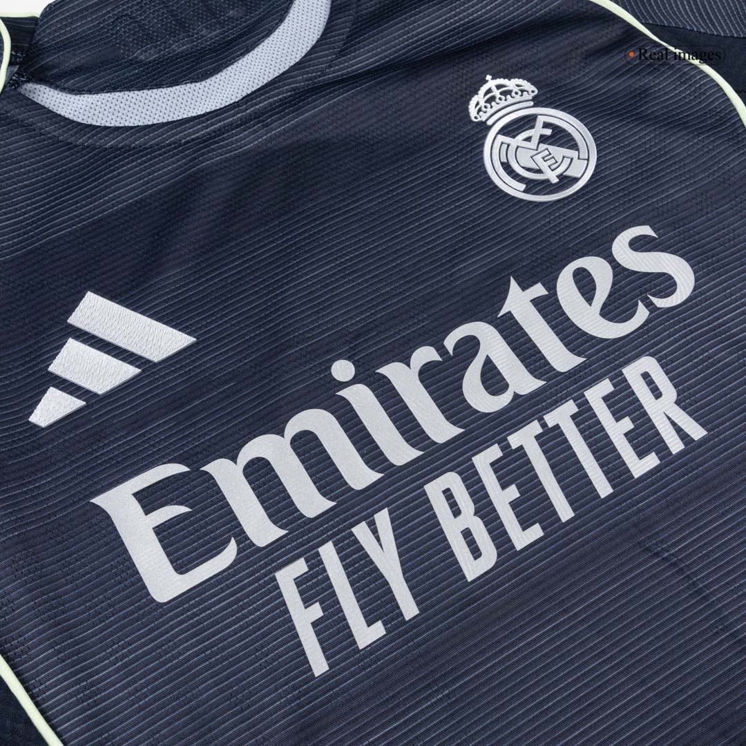 Real Madrid Auswärtstrikot Langarm 2025/26 Spieler-Version