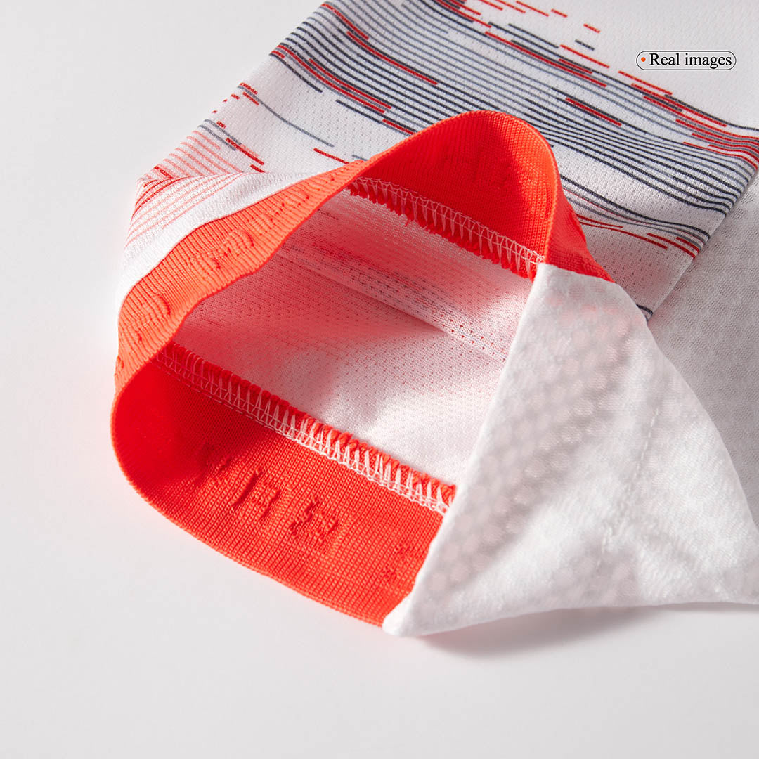 Bayern München Auswärtstrikot 2025/26 Spieler-Version OLISE #17